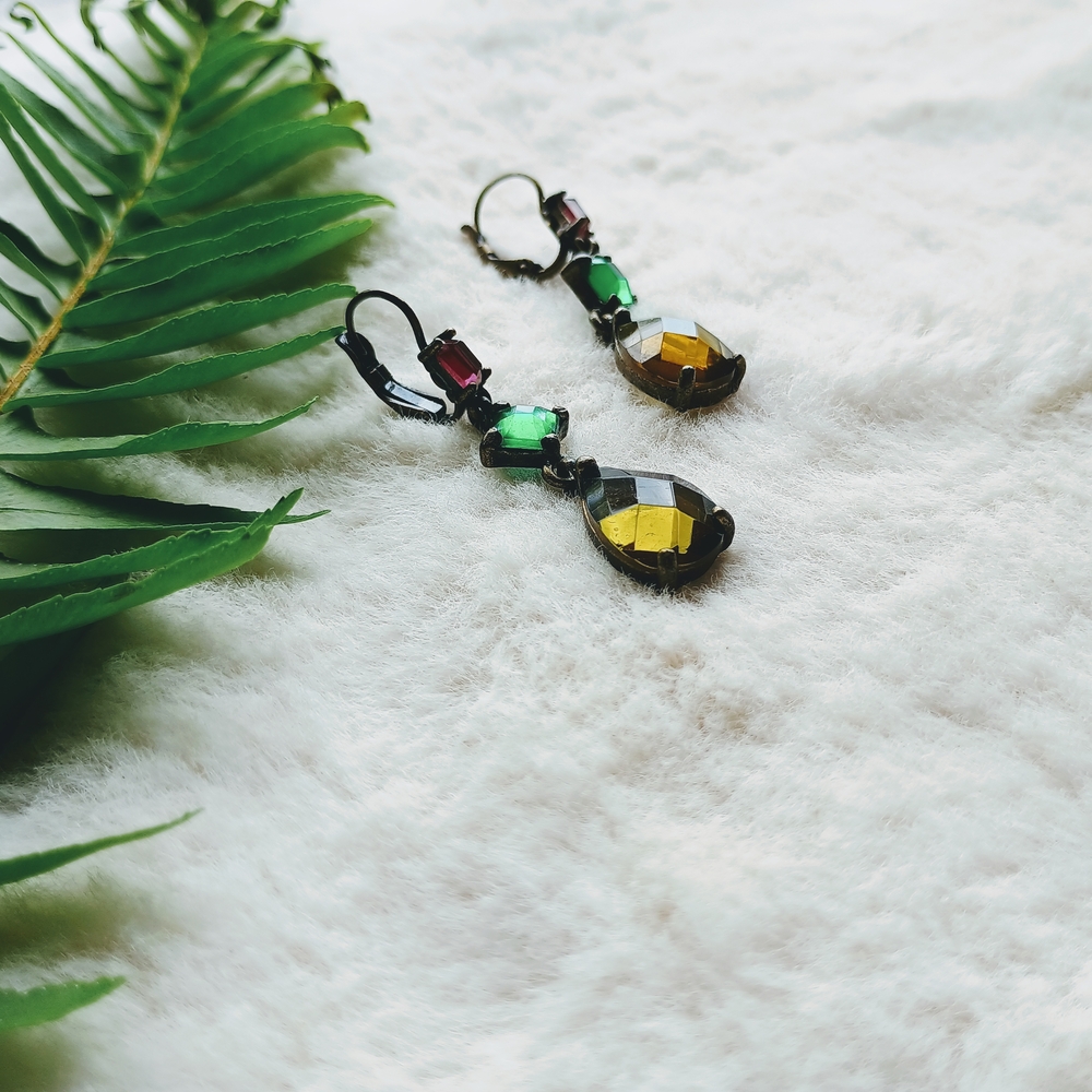 2007 dangle earrings by Nina Ricci for Avon, vintage avon, Fairy core, romantasy